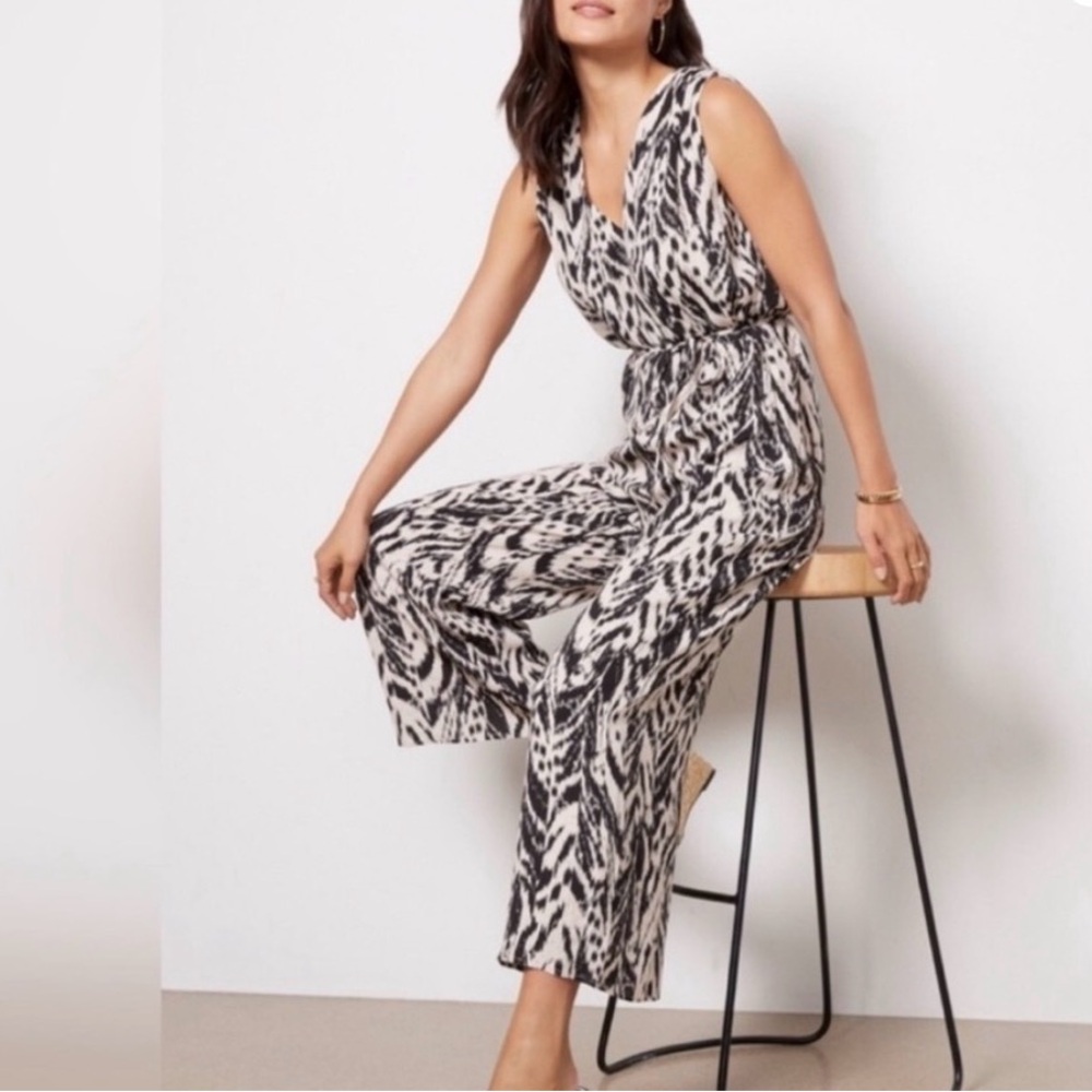 Ever Eve Black and White Patterned Sleeveless Jumpsuit - Picture 3 of 13